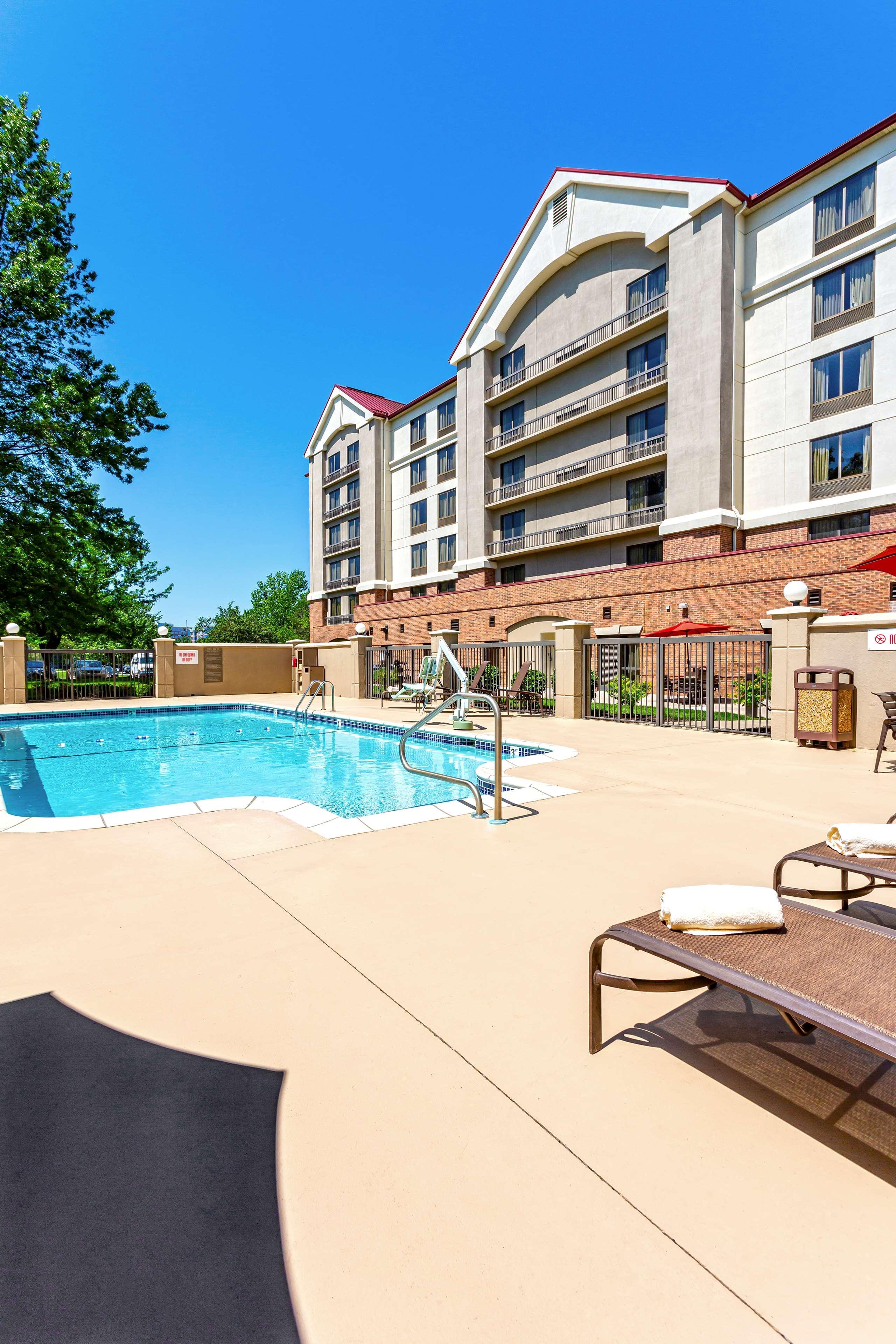 Hyatt Place Kansas City/Overland Park/Convention Center Exterior photo